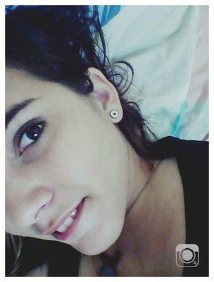 Não sei mais o que eu tenho que fazer
Pra você admitir

Que você me adora
Que me acha foda
Não espere eu ir embora pra perceber
Que você me adora..PITTY