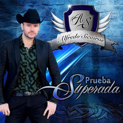 Cantante de regional mexicano nacido en CULIACAN SINALOA MÉXICO