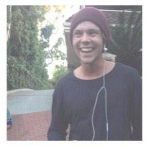 fckingurfcke's profile picture. dm me, i swear you won't regret it.