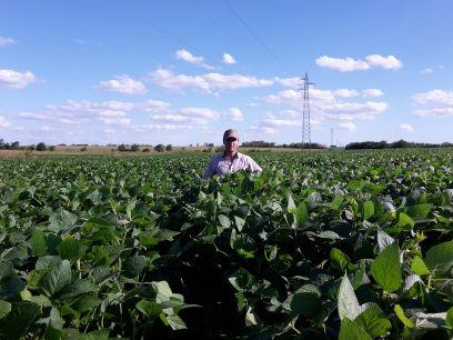 Ingeniero Agronomo, Uruguayo.