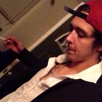 MR_LandonReid's profile picture. caint see me cus the smoke to foggy