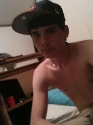 josh_daniel420's profile picture. ❤️taken❤️ makayla lynn⚾️baseball⚾️ fishing snapbacks stoner