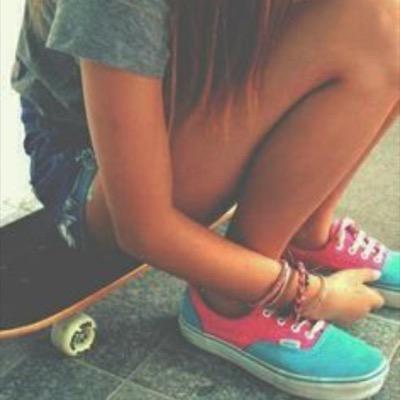 we follow girls (and boys) but mainly girls who rock their vans! we are all things girly and all things vans!