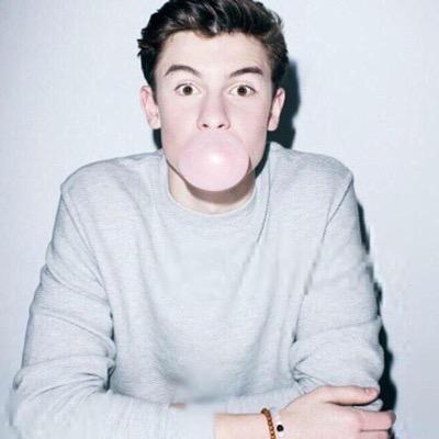 FOLLOW @G0LDENGRIER ☻