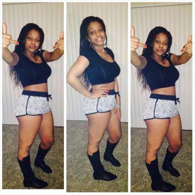 Capricorn baby, nothing last forever .22 yrs old looking for a baddie follow me on instagram @ _she_can_ride, snapchat me shecanride.