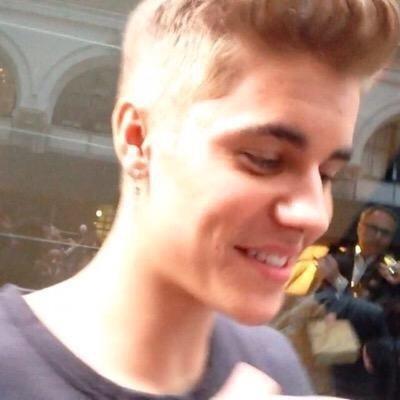 **mostly justin and selena layouts**