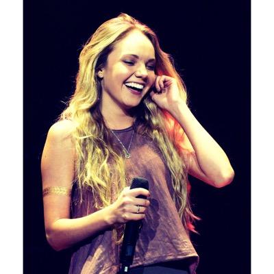 I've been a huge @DBradbery fan since the very beginning! I joined Twitter to help answer Q's and talk about everything Danielle! My name is Ryan! #TeamDanielle