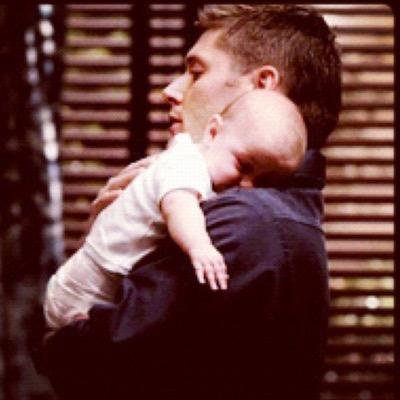 @XAngelsCurseX Is my angel demon and its my duty to protect her at any cost along with her daughter @HisTinyProblem. [RP,Engaged,Bisexual,SV]