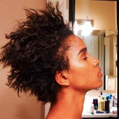 My name is Melisa. I do self-help, psychology, writing, yoga, school, makeup, photography; Life