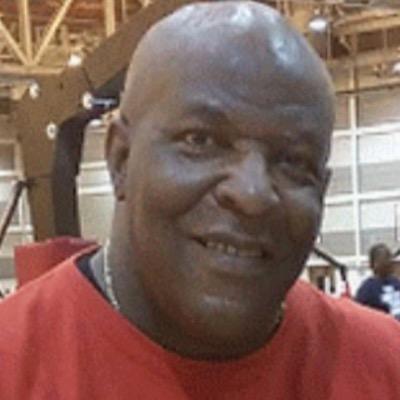 Coach Tim Marshall & staff run a girls basketball program, helping players fine tune their skills & get needed exposure to play at the next level