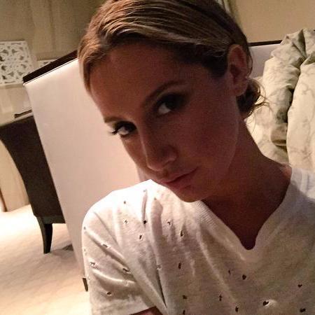 29. happy. determined. mommy to caiden james and caroline vanessa. (just an RP, not really ashley)