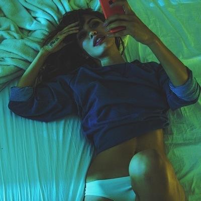 « i just wanna be all on you, do it till we both can't move »