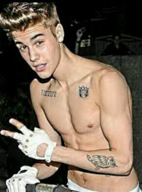 I'm sara I'm 15years old I'm from libya tripoli I'm in luv with justin