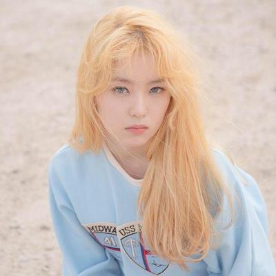 FOLLOW @vousmefx juseyo~~~ mention her for a follow back~