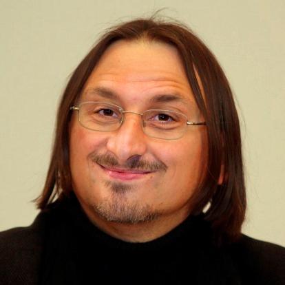Sosie de Zlatan Ibrahimovic, Collectionneur de coccinelles, Vendeur de rêves, Champion d'Europe de Candy Crush