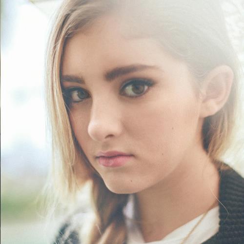 Bailee Madison (WOWP, OUAT, and Good Witch) and Willow Shields (DWTS and THG) are life. If you agree, follow!