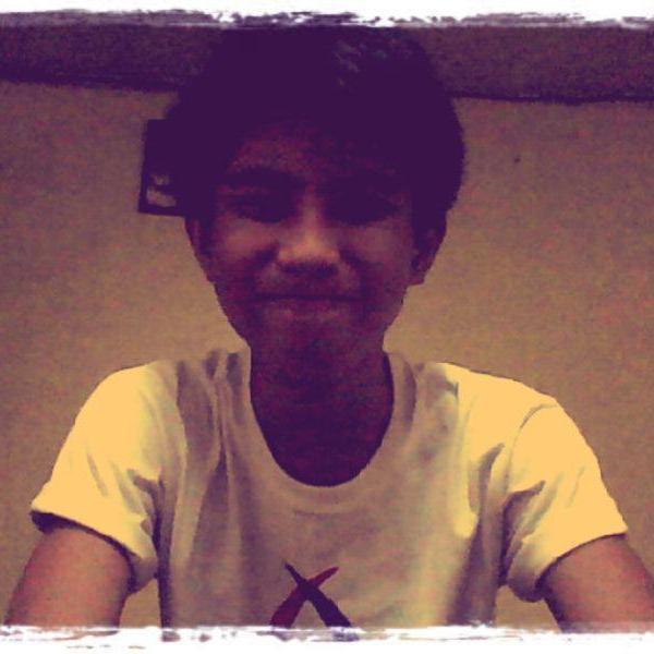 GAMER/LOVESTOBEFRIENDSWITHGIRLSANDNERDS/FOODJUNKIE/LEAGUEIGN:CK.LEAGUE/LET`S TRY TO AIM FOR 1K FOLLOWERS XD