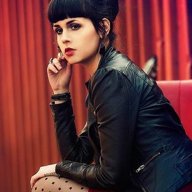 Hey, I'm Tereza. I love vintage style. I'm hearing indie,rock ,hardcore. I'm graphic designer. And  art, music and photo-modeling are my life!