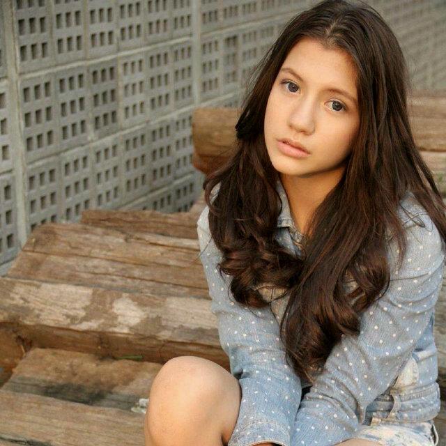1st official friendbase @cassandrasleee selalu support karrir cassie seneng maupun susah , on active:20.03.15