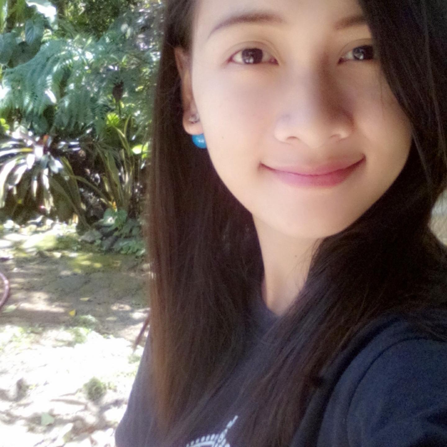 | ComScie Student |18 Years of age | Simple and pretty haha charot :)          Half Half || Half taO Half Dyosa .. hahaahhahaha .. |