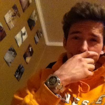 add #GxldPharaohs to your bio for follows // follow @mike_might_69 (; // rt my favorites