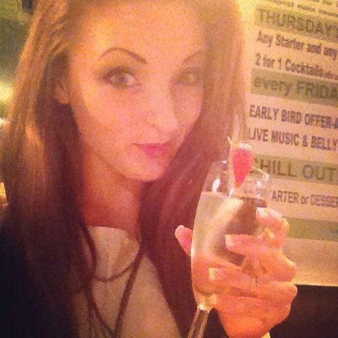 Blogger from the north of England, enjoying all things pink, girly and did I say pink?! Come say hey!
