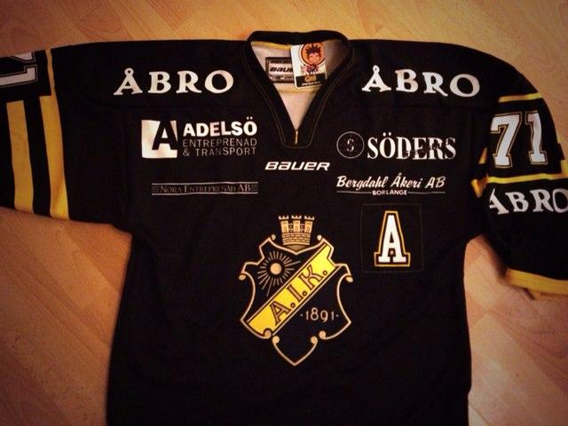 Välkommen till AIK Rec Hockey. Spelarna har representerat lag i SHL, Allsvenskan, Div 1 & diverse utländska lag.