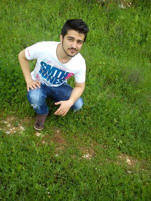 Physiotherapist,try to be photographer,love clothes,crazy with mobile technology, ..♡♥♡