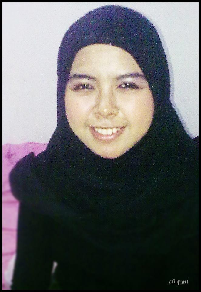 perempuan cantik, kelahiran Banyuwangi, Suka Makan, Sedang aktif kuliah
