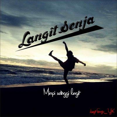 sebuah band ber genre slow rock dari @sicma_uny | beranggotakan rira(vokal), bangkit (gitar), tetuko (gitar), miko (drum), doni (keyboard), maul (bass)