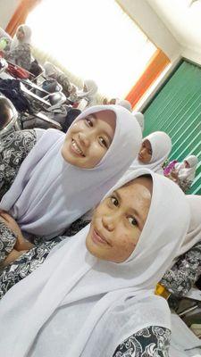 yuli_mutmainah's profile picture. Glory Glory Manchester United  | aX1oma | Diofscion | Lulus UN | masuk PTN | IG: yulimut