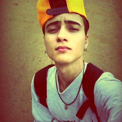 Gabriel, 17 anos Brasília (Brazil) 
fã Nicki Minaj/ Barbz