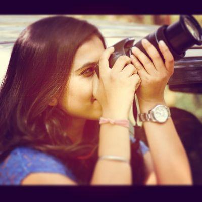 A leo. Student. social animal. bathroom singer. lazy ass. shopoholic. foodie. ranbirian forever. ❤