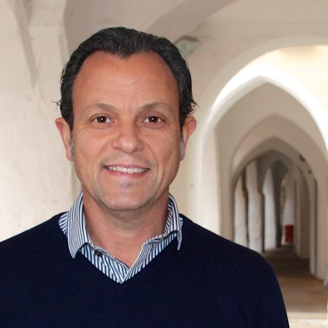 Menorquí de Ciutadella, pare de família, director Marinda Garden, directiu Volei Ciutadella, deportista, aprenent cada dia.