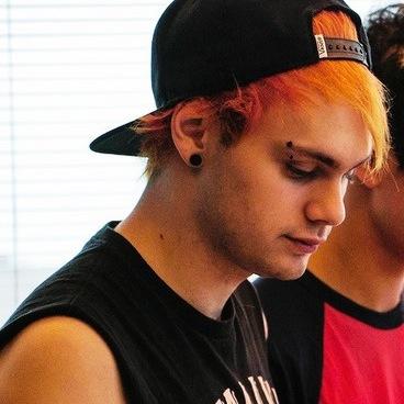 follow @cliffordinaryx