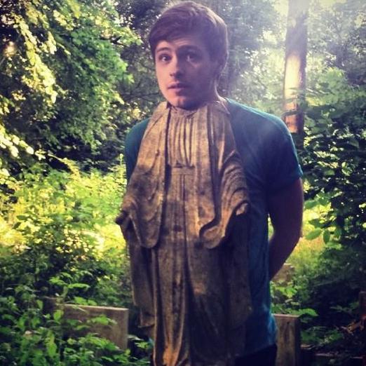 vanmurphy26's profile picture. Gasping, but somehow still alive.