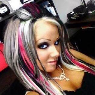 I Believe in P!nk, that laughin is the best calorie burner, in kissin and kissin a lot, in being strong when everything seems to be goin wrong, and in miracles!