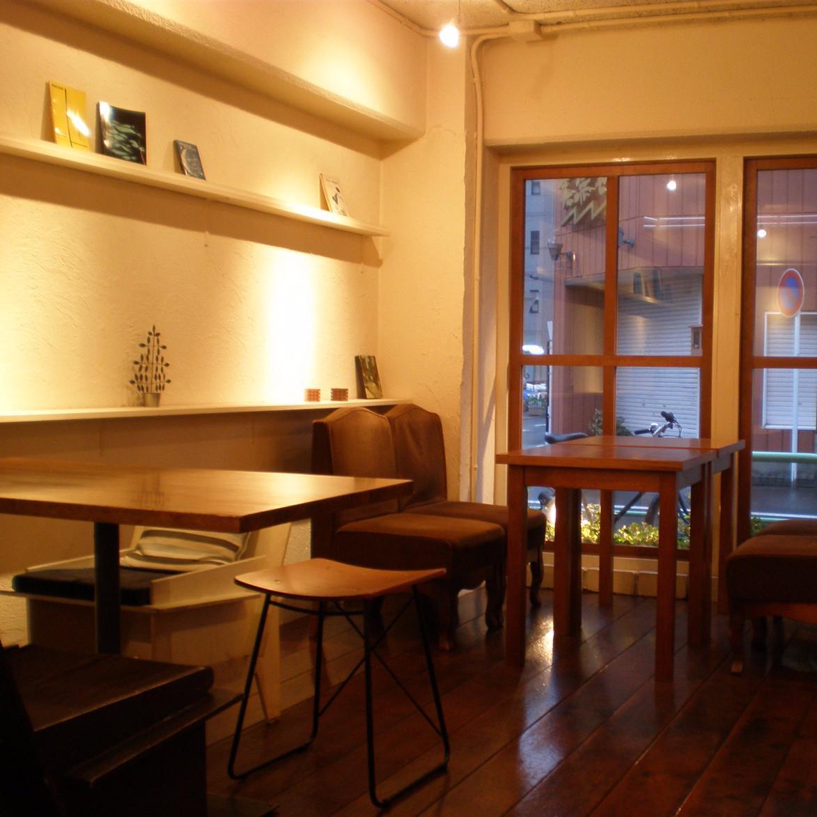 MarcellLegerski's profile picture. おすすめしたいオシャレなカフェやバーを紹介していきます♪お気に入りがあったらRTお願いします。