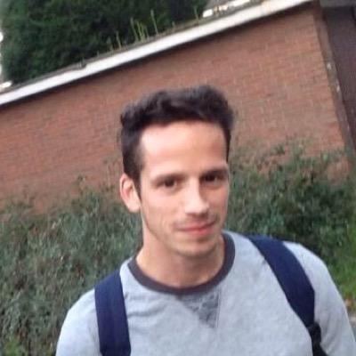 Man van Natasja, vader van Tom, Apple, Pelikaan 6, Feyenoord,