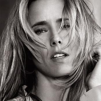 Twitter account for Téa Leoni fansite. We are NOT Téa.