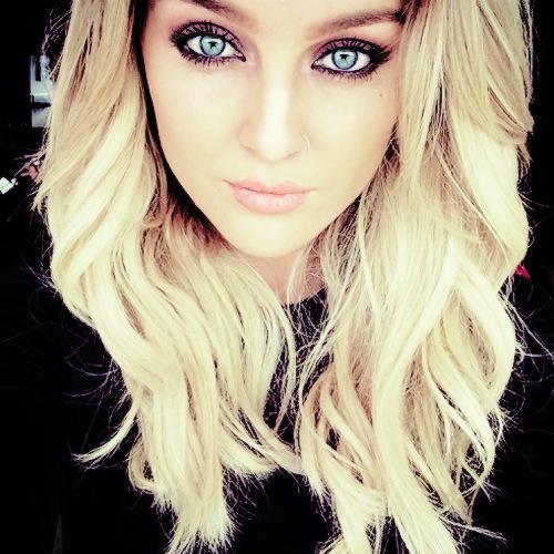 Hi ! i'm manel . i'm 14 and i love pezza and chocolate ,    cats  and the last thing that i'm a mixer  and  i'm relly happy about what i'am  love U x