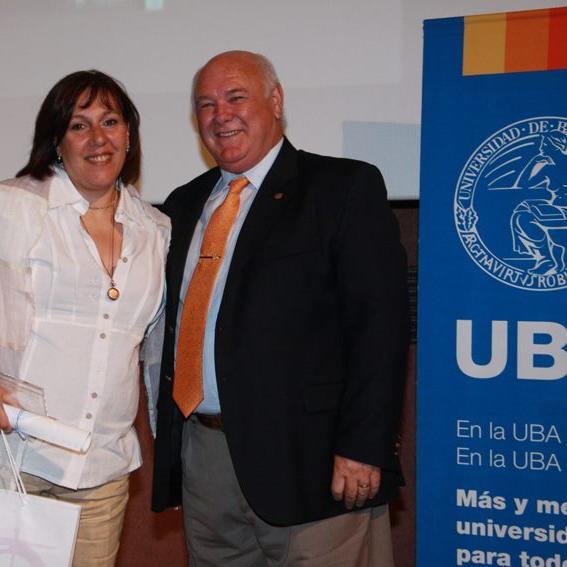 Gabriela Iglesias Autora de Desde Mendel hasta las moleculas Prof. Asoc. de la UNRN #PremiosUBA https://t.co/01jDxZ0GIc