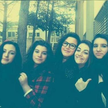 We are a new band! Five Italian Girls. Supporting us!