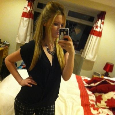 18. St Marys Uni, Twickenham, studying Social Science and Education. Love my family, friends and Joe xox