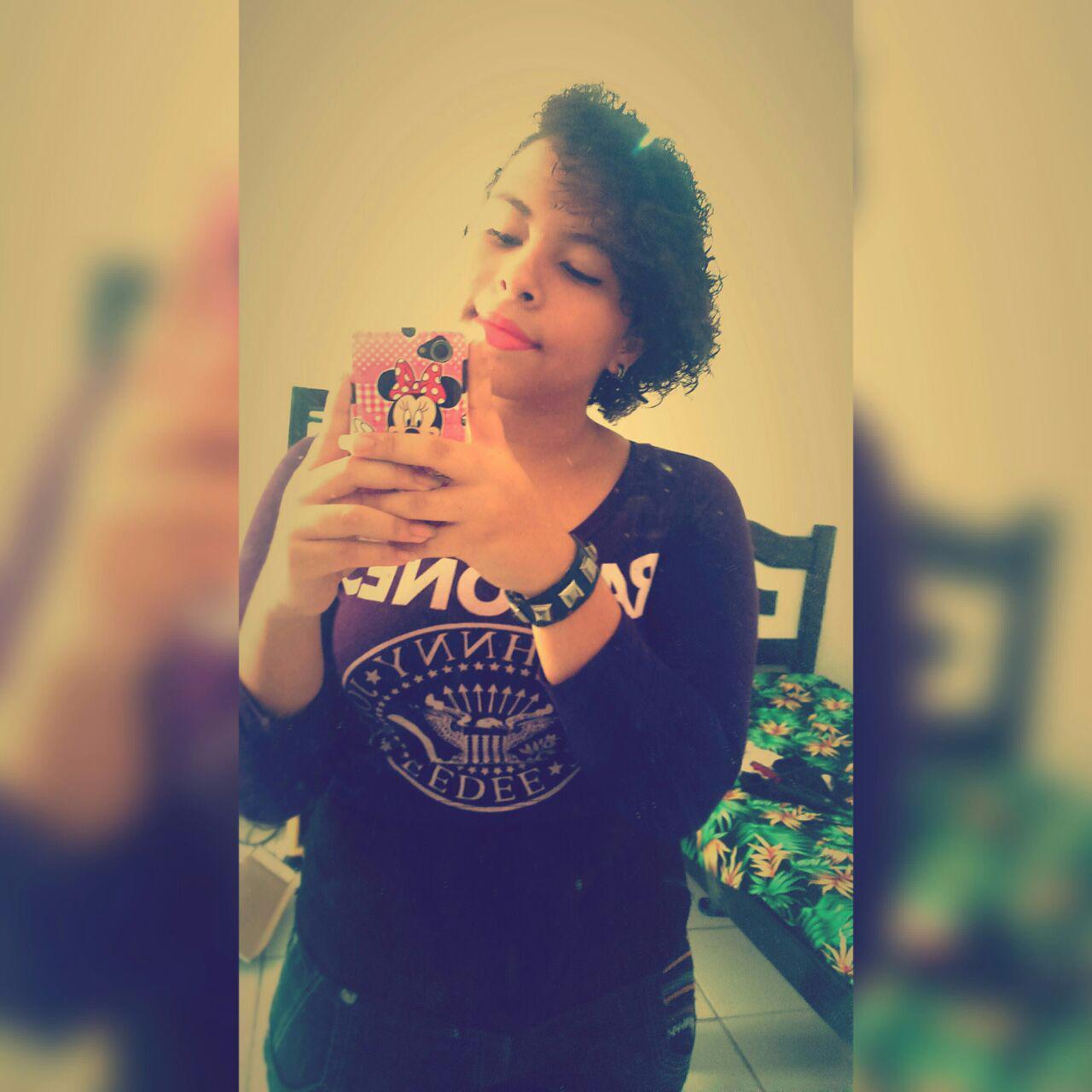 mariahdenyse_'s profile picture. O Pior é que eu aceito teu jeito, mesmo cheio de defeito, parece ser tão perfeito. #QuemFoiQueDisse Amo o @TrioYEAH e @flybr