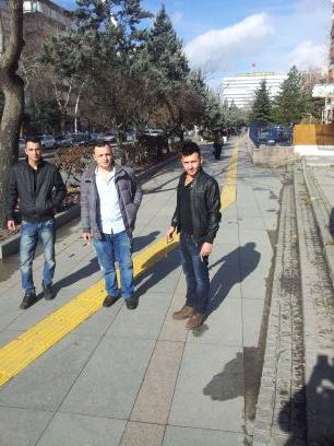 ''
-Haklı Olduğunda Hiç Kimseye ,
- Boyun Eğmiyeceksin. . ! İzmit'li