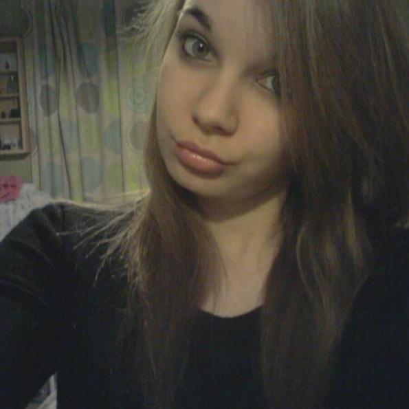 Julie 17 ans #sport #fitnnes La queue des yvelines Snap : Juliee78