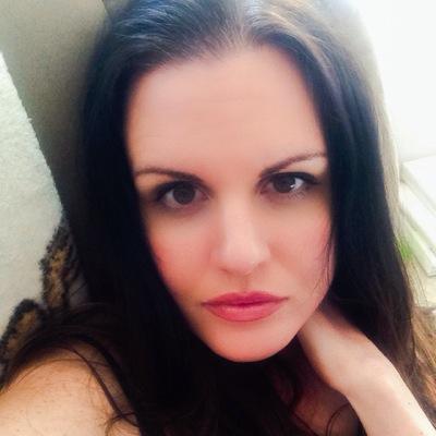 liznizbee's profile picture. no shame