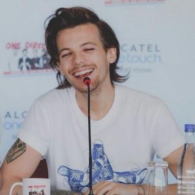 I gave you a free follow so can you follow @idkwbutlouis pls ? and @iwillhuglouis if you can. DON'T FORGET TO SMILE BC YOU'RE BEAUTIFUL