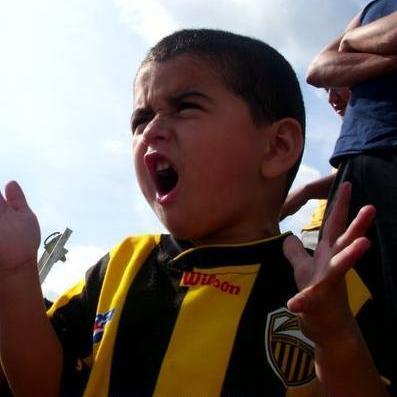 Primero Dios ,hijo agradecido, padre entregado,nacionalista ferviente,mi pasion es la familia ,los libros @dvotachira y la @selevinotinto